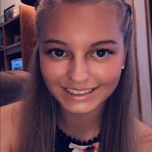 Meet your Posher, Alyssa